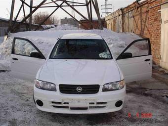 2003 Nissan Expert Pictures
