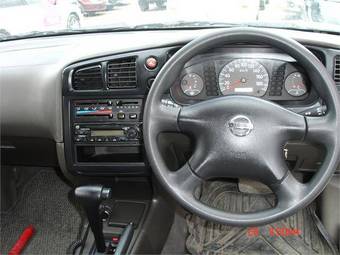 2003 Nissan Expert Photos