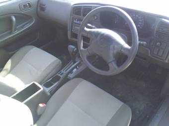 2003 Nissan Expert Photos