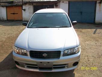 2003 Nissan Expert Pictures