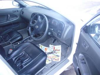 2003 Nissan Expert Pictures