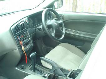 2003 Nissan Expert Photos