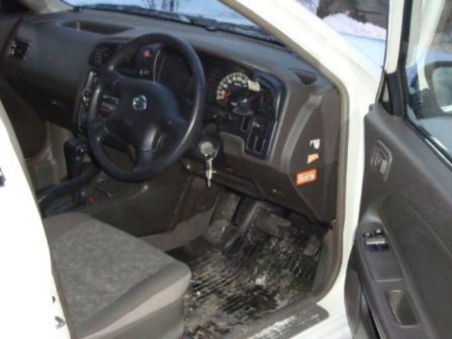 2004 Nissan Expert