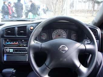 2004 Nissan Expert Images