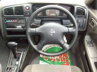 2004 Nissan Expert Pictures
