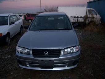 2004 Nissan Expert Pictures