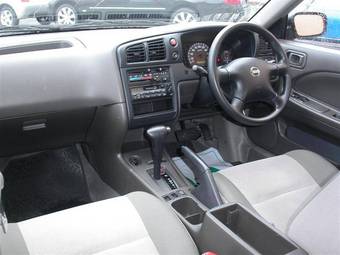 2004 Nissan Expert Pictures