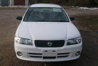 2004 Nissan Expert Photos