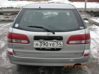 2004 Nissan Expert Pictures