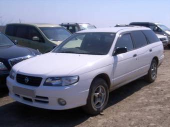 2004 Nissan Expert Pictures