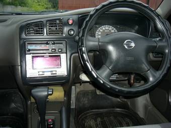 2004 Nissan Expert Pictures