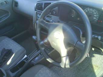 2005 Nissan Expert Pictures