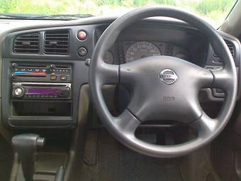 2005 Nissan Expert Pictures