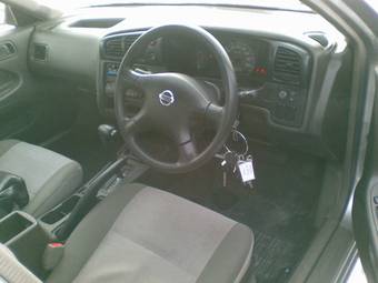 2005 Nissan Expert Pictures