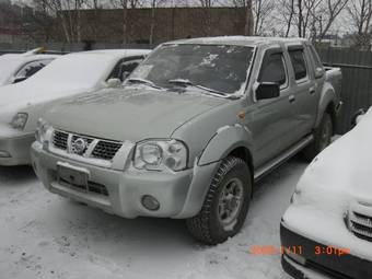 2003 Nissan Frontier Photos