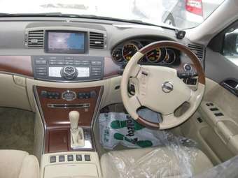 2004 Nissan Fuga Images