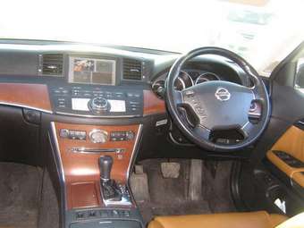 2004 Nissan Fuga Photos