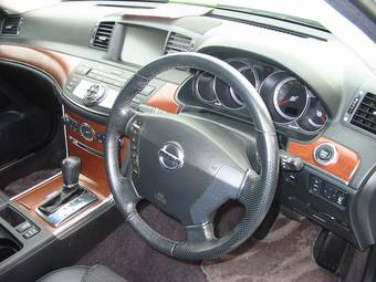 2004 Nissan Fuga Pictures