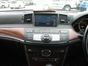 2004 Nissan Fuga Photos