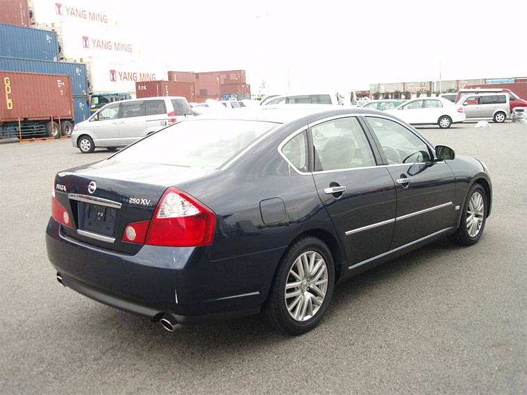 Nissan fuga 2005