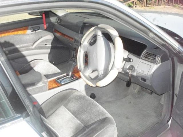 1999 Nissan Gloria