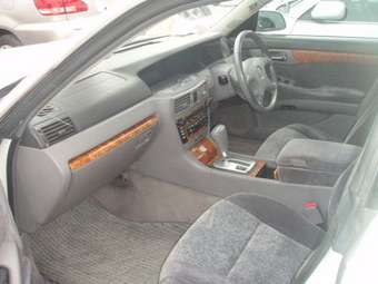 1999 Nissan Gloria Pictures