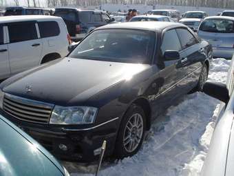 1999 Nissan Gloria Pictures