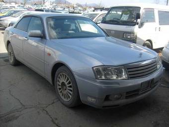 1999 Nissan Gloria Pictures