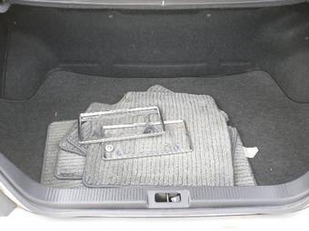 1999 Nissan Gloria Pictures