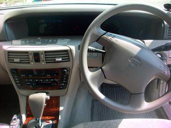 1999 Nissan Gloria Pictures