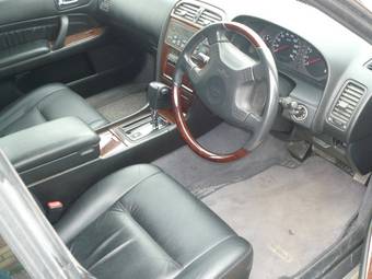 1999 Nissan Gloria Pictures