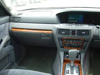 1999 Nissan Gloria Pictures