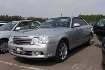 2000 Nissan Gloria