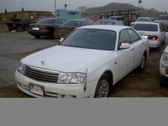 2000 Nissan Gloria