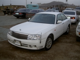 2000 Nissan Gloria