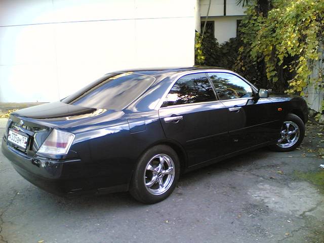 2000 Nissan Gloria