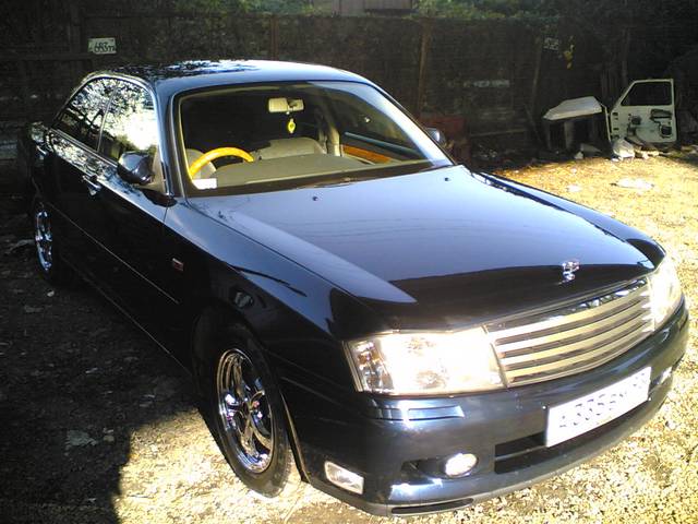 2000 Nissan Gloria