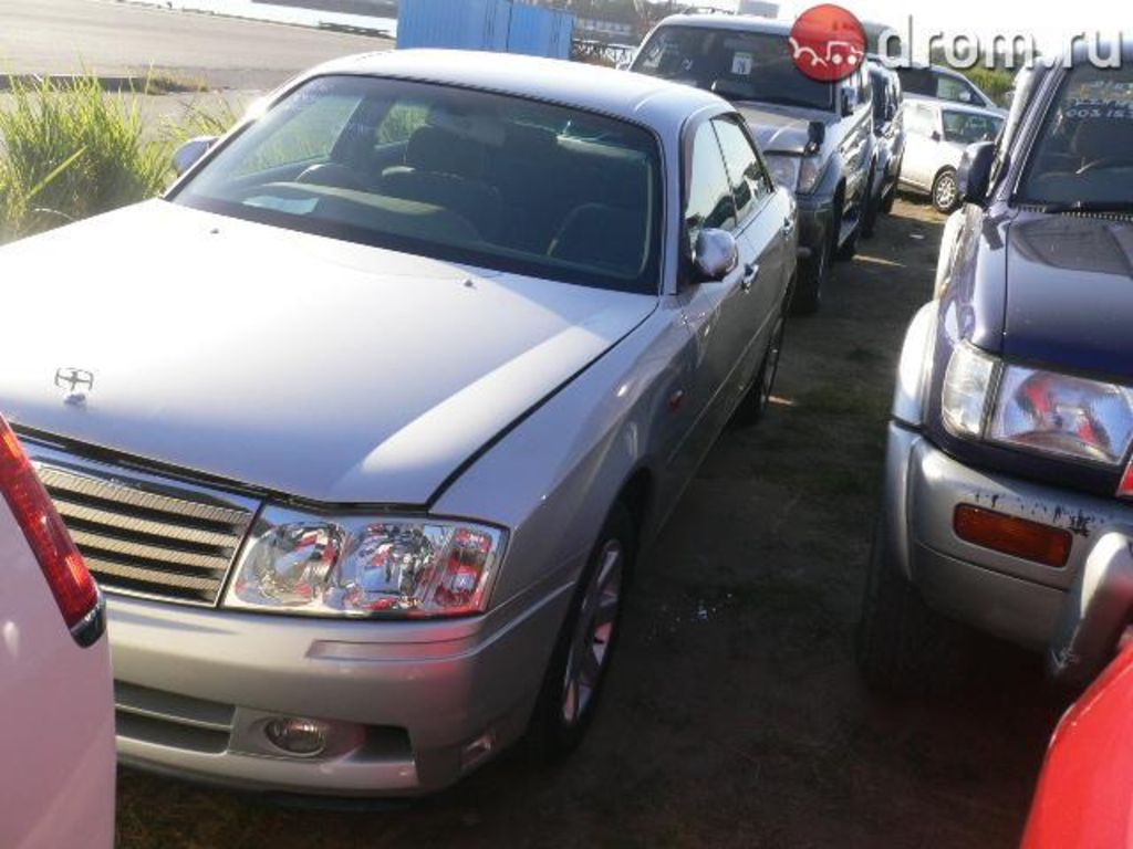 2000 Nissan Gloria