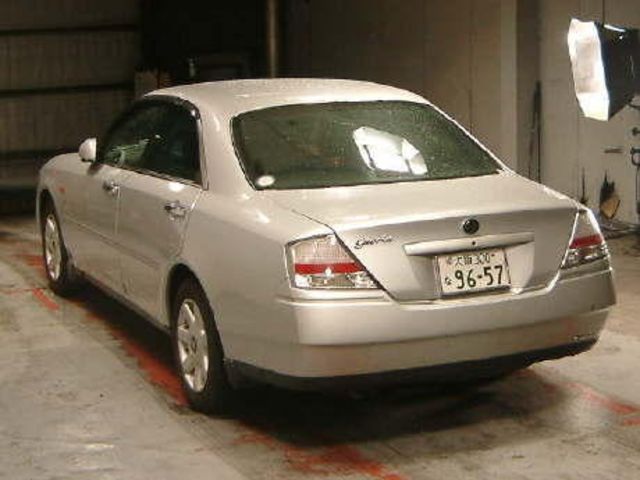 2000 Nissan Gloria