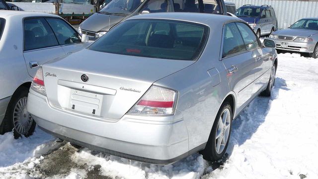 2000 Nissan Gloria