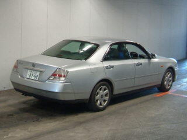 2000 Nissan Gloria