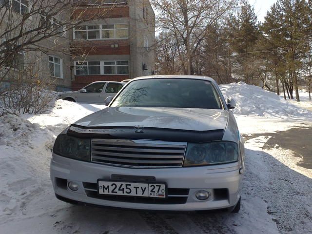2000 Nissan Gloria