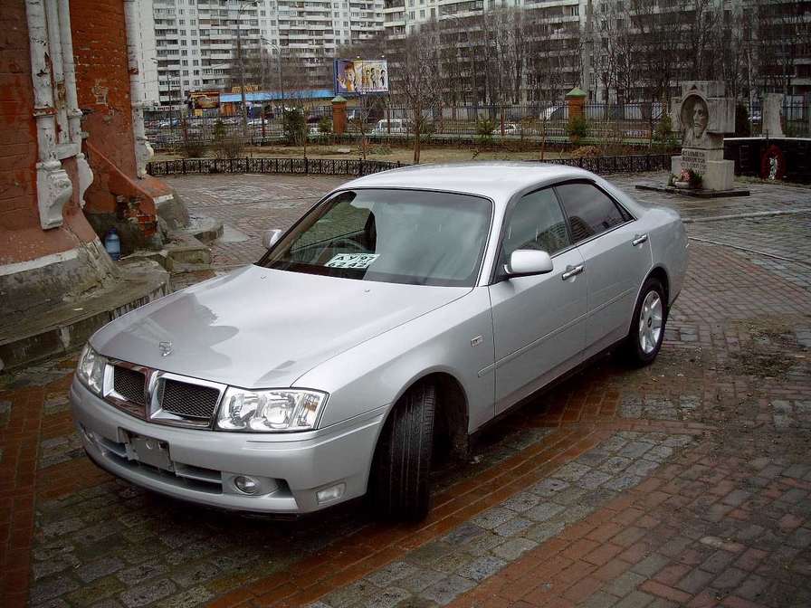 2000 Nissan Gloria Pictures