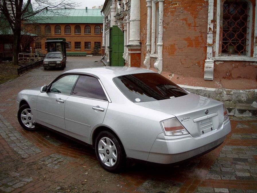 2000 Nissan Gloria Pics