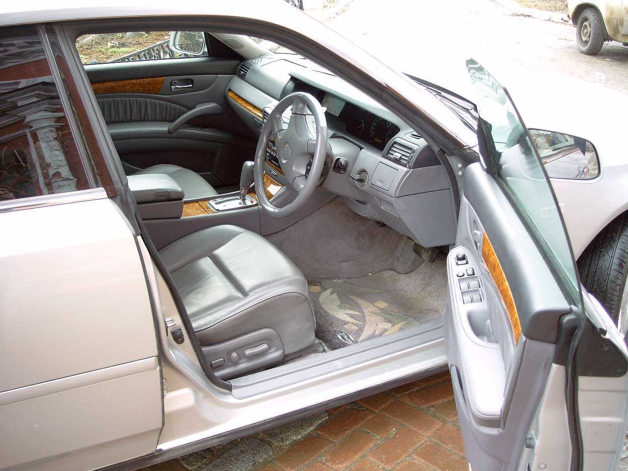 2000 Nissan Gloria For Sale