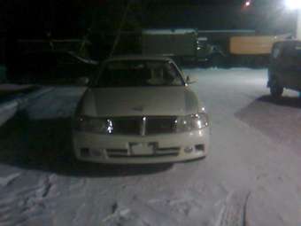 2000 Nissan Gloria Pictures