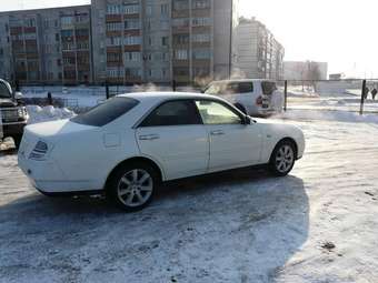 2000 Nissan Gloria Photos