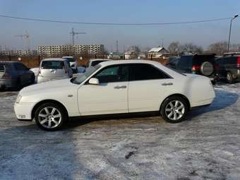 2000 Nissan Gloria Photos