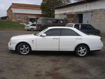 2000 Nissan Gloria Pictures