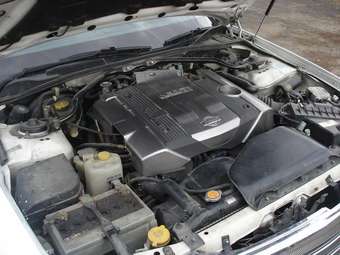 2000 Nissan Gloria Images